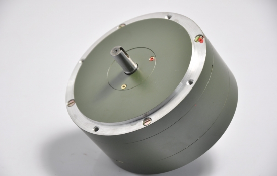 直流力矩電機怎么清理呢？